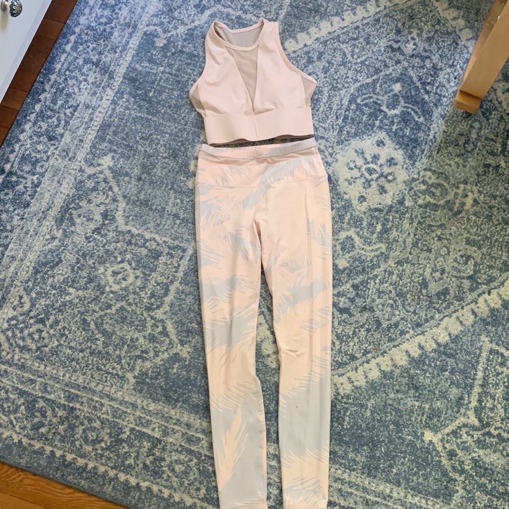 Fabletics light pink and grey leggings and sports bra set size XS